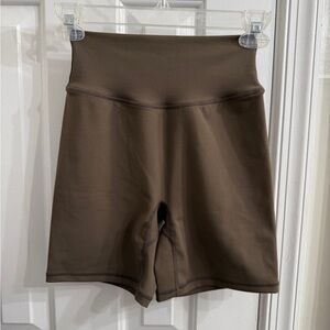 P'tula Women's High-Waisted Olive Shorts